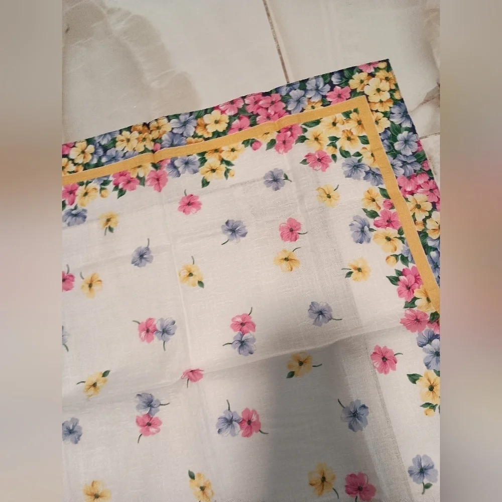 Yves Saint Laurent Flover Scarf / Scarv